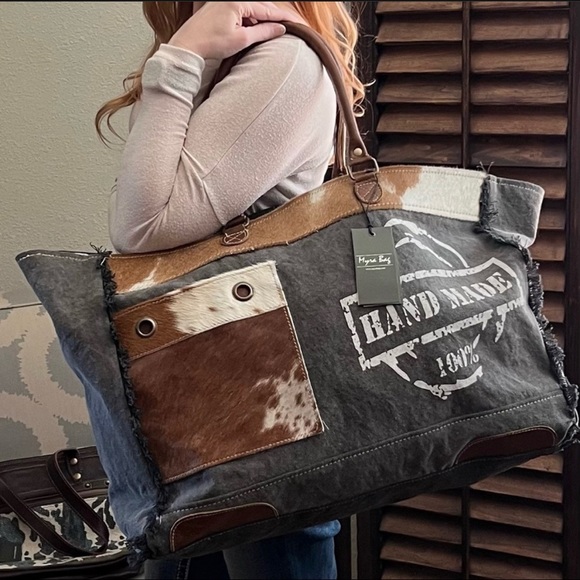Myra Bag Handbags - Myra Bag- 100% Handmade Weekender